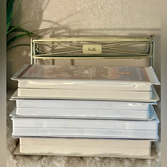 Classic VHS Movie Bundle 4:Annie, Jumanji, The Wizard of Oz, Alice in Wonderland - Picture 4 of 5